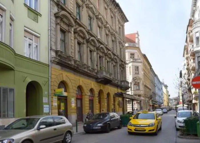 Orangehomes Two Bedroom Apartment Raday Str.